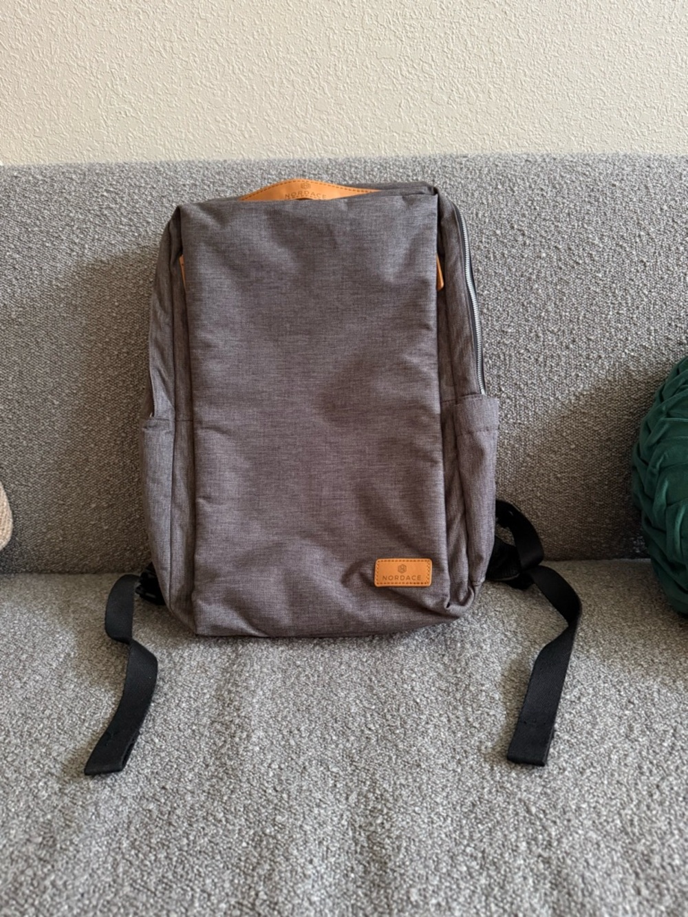 Nordace Sienna- smart travel backpack